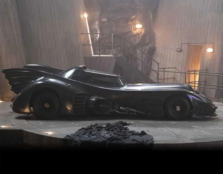 Batmobile: The Complete History (Revised and Expanded) — Марк Котта Ваз, фото 5
