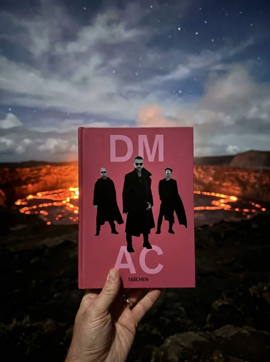 Depeche Mode by Anton Corbijn — Історія та публіцистика