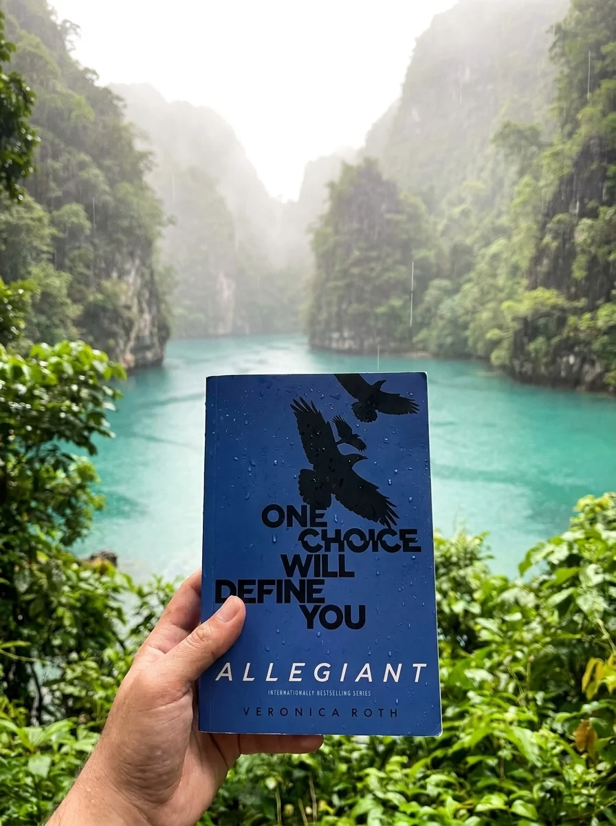 Divergent Trilogy. Allegiant. Book 3 — Книги