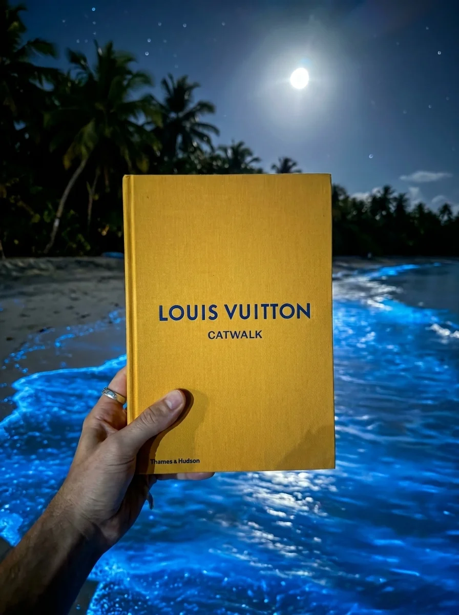 Louis Vuitton Catwalk — Луїза Ріттер, обкладинка