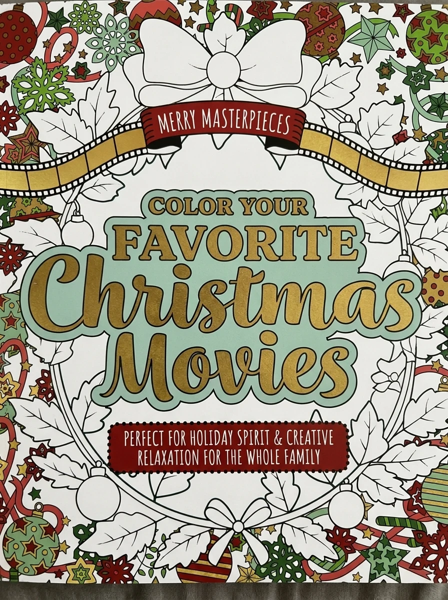Merry Masterpieces: Coloring Christmas Movie Magic — фото 2