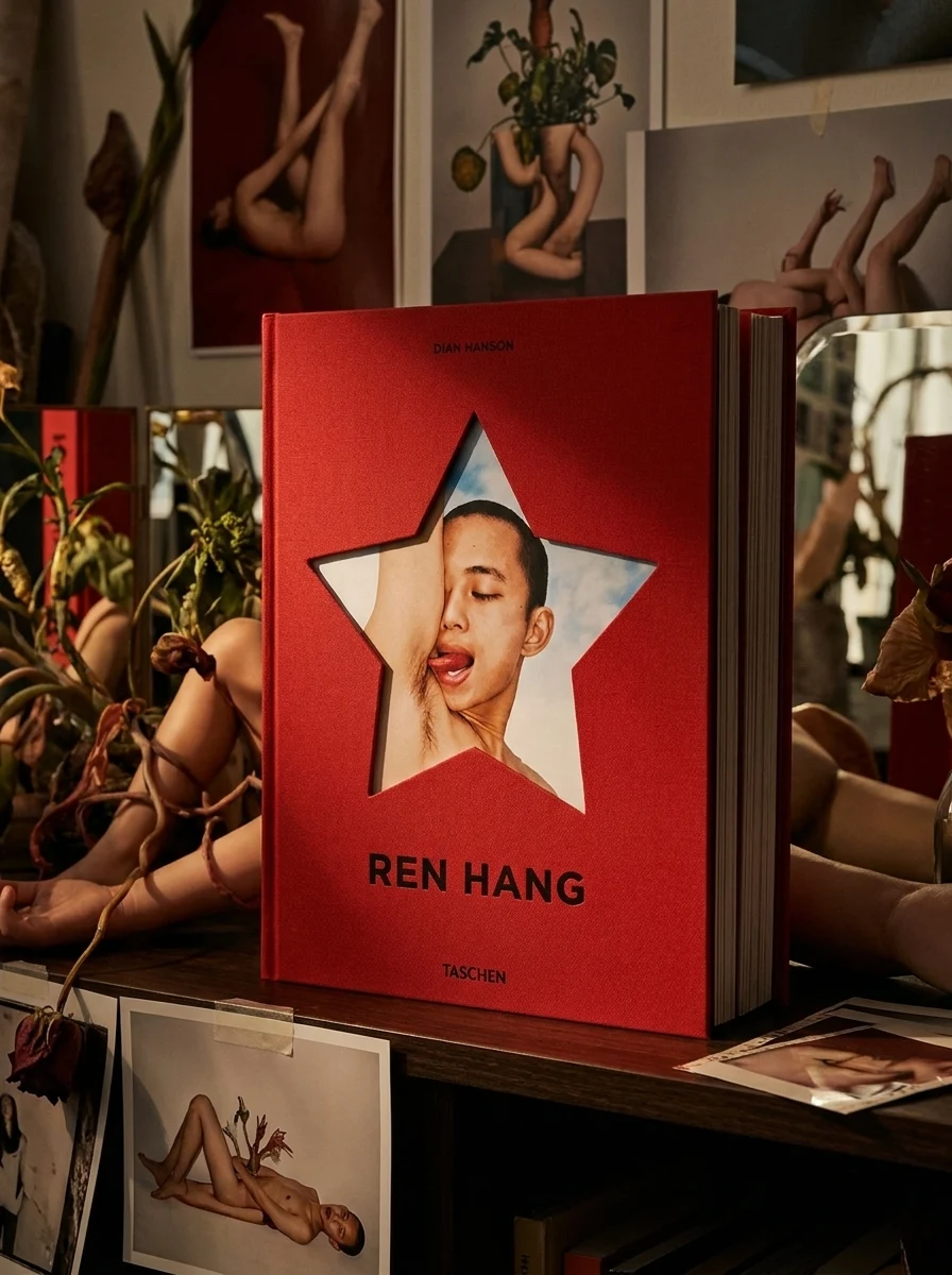 Ren Hang — Комікси та манґи