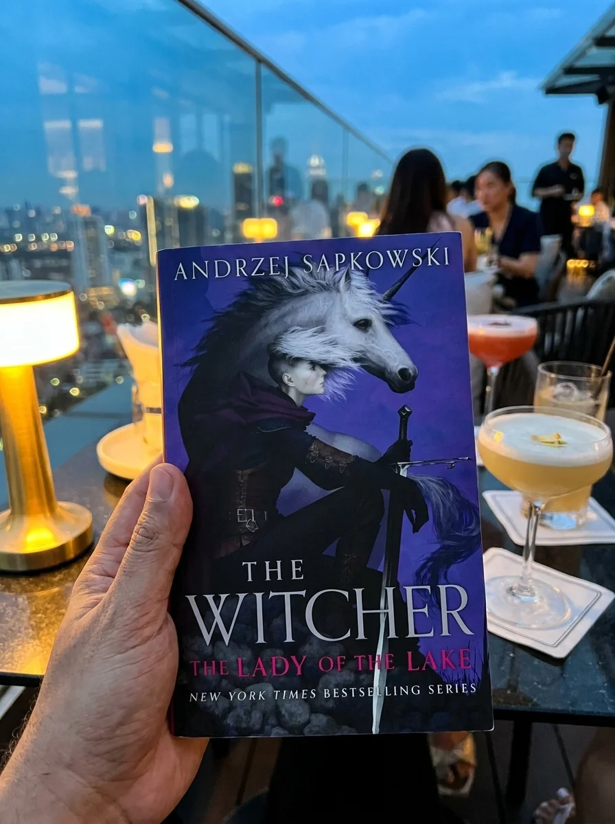 The Lady of the Lake. The Witcher. Book 7. Collector's Hardback Edition — Фантастика та фентезі