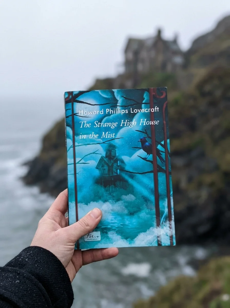 The Strange High House In The Mist — Художня література іноземними мовами