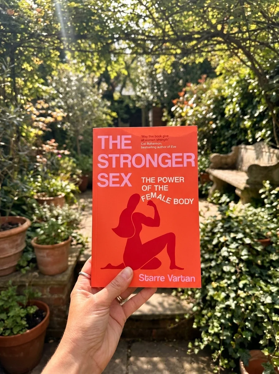 The Stronger Sex. The Power of the Female Body — Наука та психологія