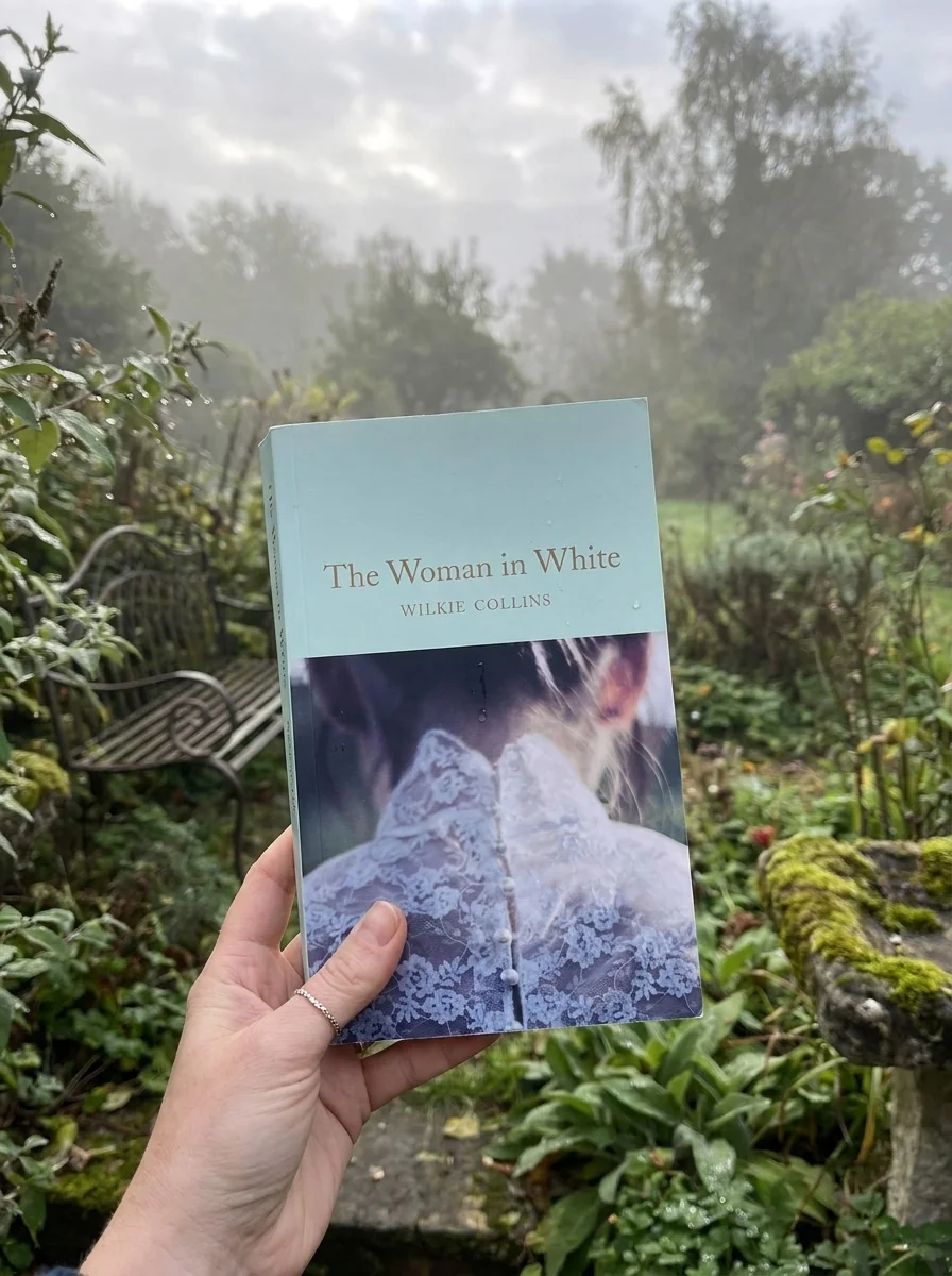 The Woman in White — Художня література