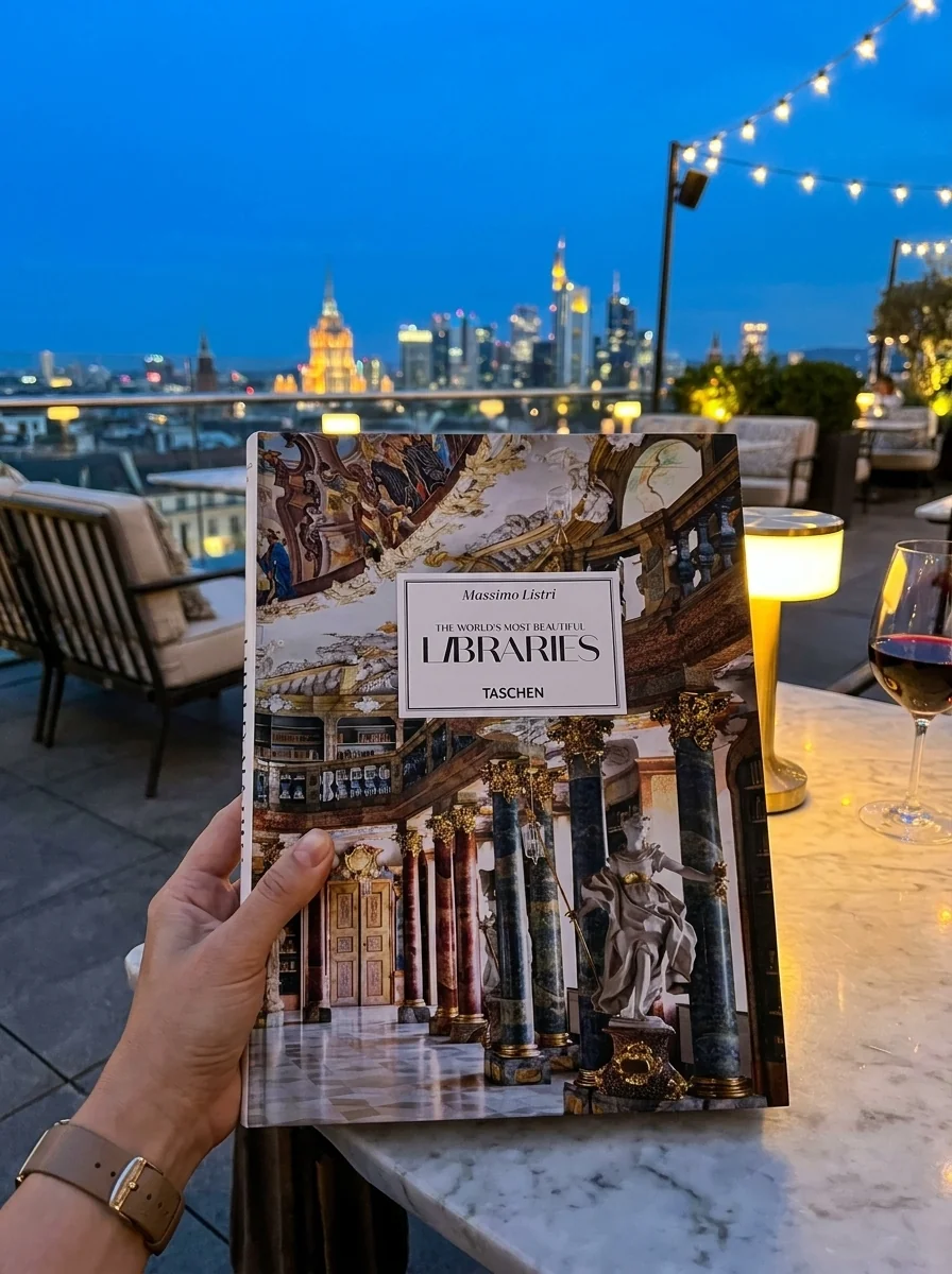 The World’s Most Beautiful Libraries — Елізабет Сладек, обкладинка