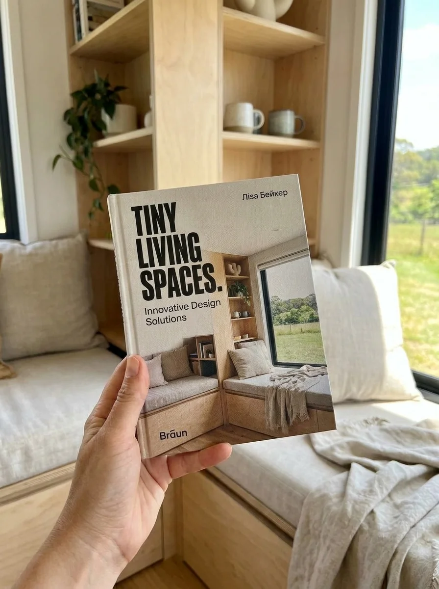 Tiny Living Spaces. Innovative Design Solutions — Ліза Бейкер, обкладинка