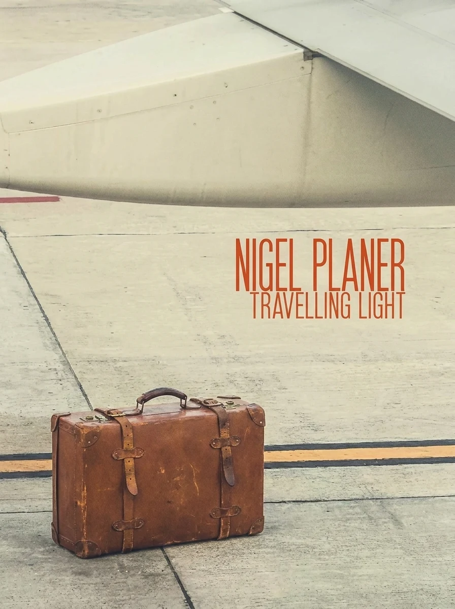 Travelling Light — Найджел Планер, обкладинка