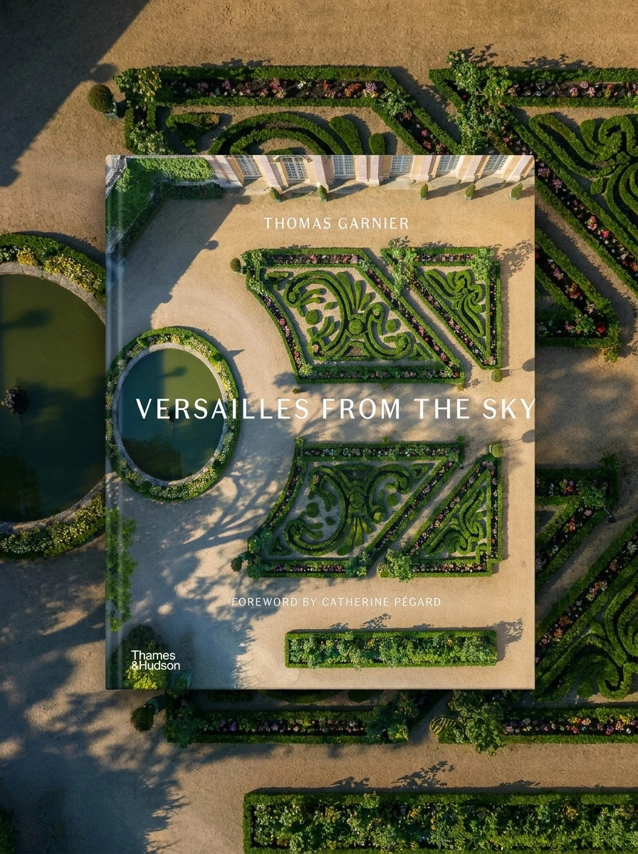 Versailles from the Sky — Історія та публіцистика